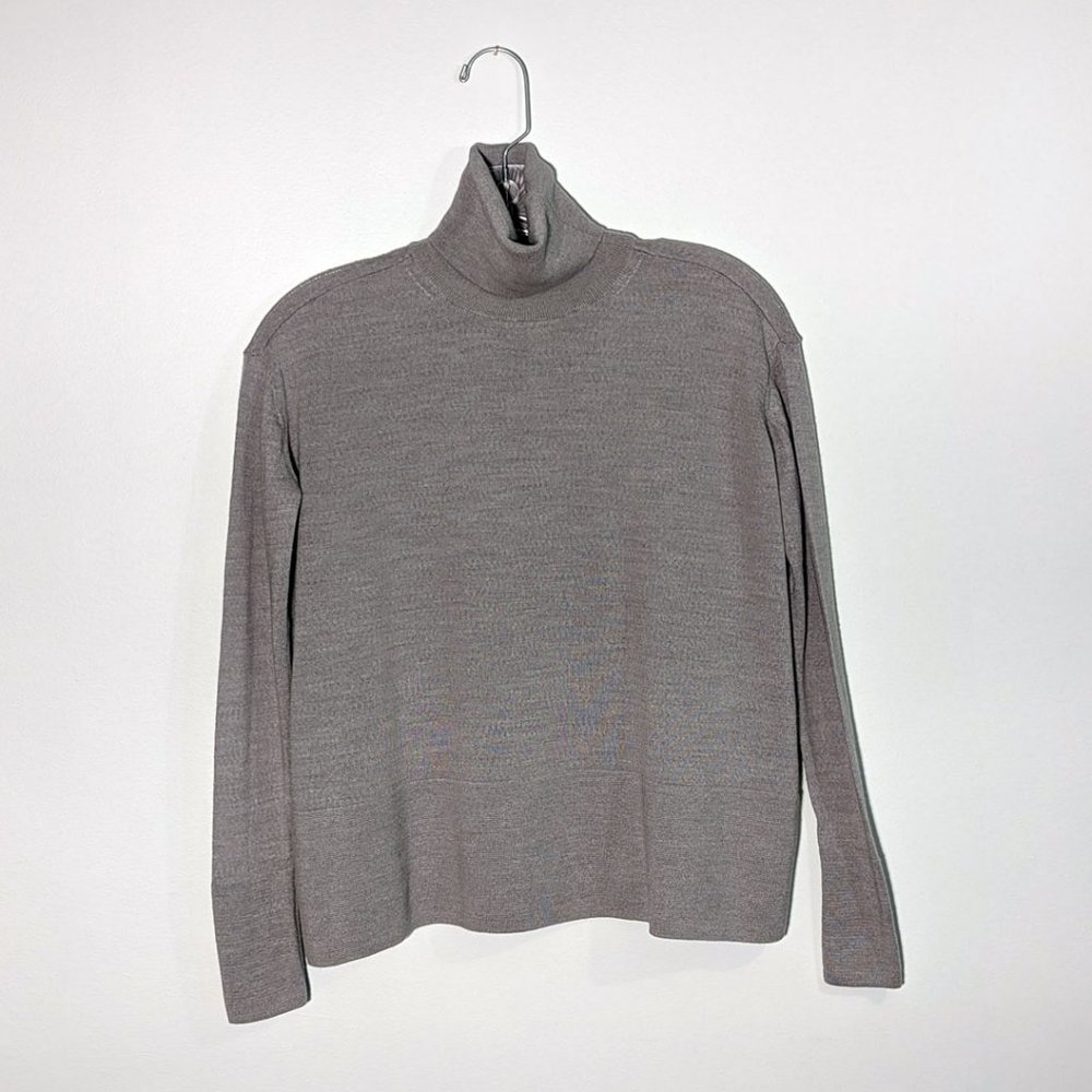 Everlane Luxe Wool Square Turtlenec Sweater in Gray, Worn twice, XS,